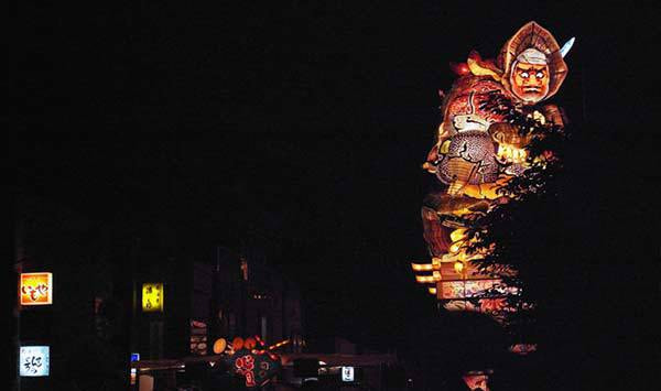 五所川原市の立佞武多祭