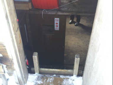 仙人岱ヒュッテ2階入り口